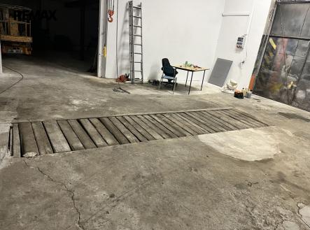 Pronájem výrobní prostor, 250 m²