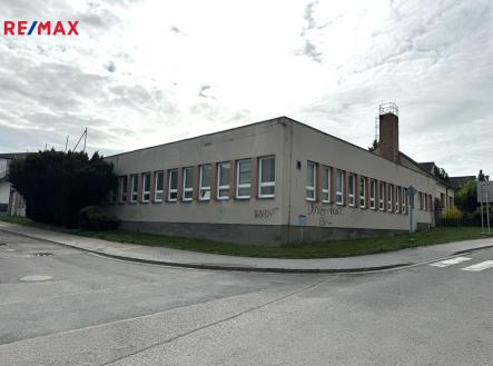 Pronájem - obchodní prostor, 267 m²
