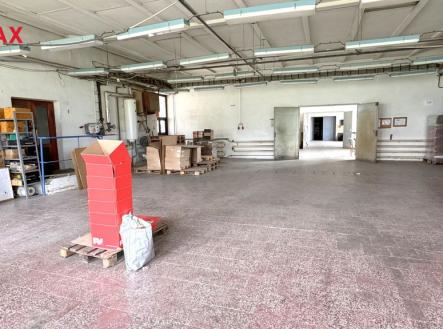 Pronájem skladovací prostor, 650 m²