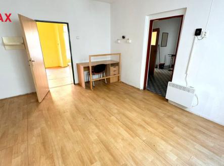 Pronájem - obchodní prostor, 73 m²