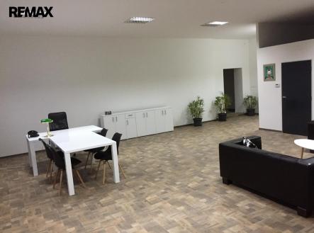 Prodej výrobní prostor, 1 924 m²