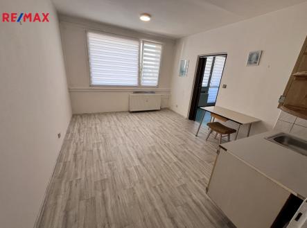 Pronájem bytu, 2+kk, 42 m²