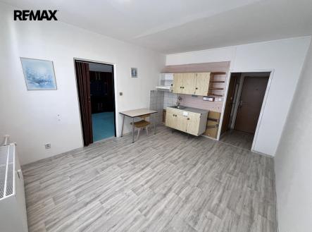 Pronájem bytu, 2+kk, 42 m²