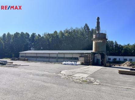 Pronájem výrobní prostor, 1 100 m²