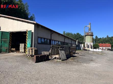 Pronájem výrobní prostor, 1 100 m²