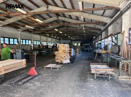 Pronájem výrobní prostor, 1 100 m²