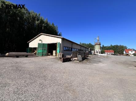 Pronájem výrobní prostor, 1 100 m²