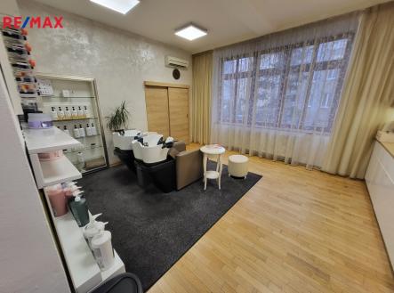 Prodej kanceláře, 537 m²