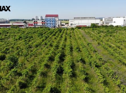 Prodej pozemku pro komerční výstavbu, 2 465 m²