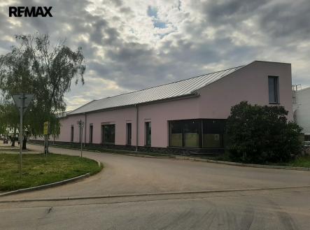 Pronájem obchodní prostor, 444 m² obrázek