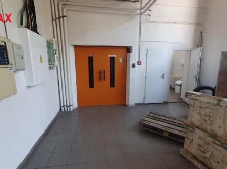 Pronájem obchodní prostor, 84 m²