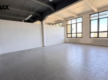 Pronájem obchodní prostory, 84 m²