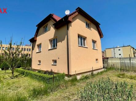 Pronájem obchodní prostor, 210 m²