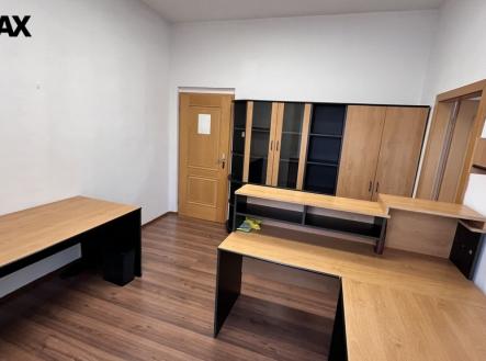 Pronájem kanceláře, 70 m²