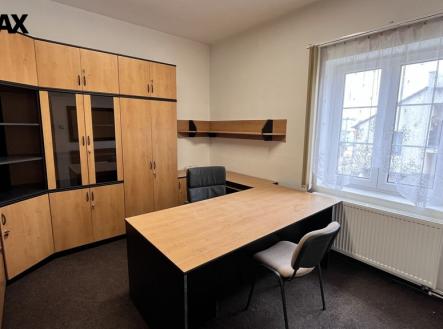 Pronájem kanceláře, 70 m²