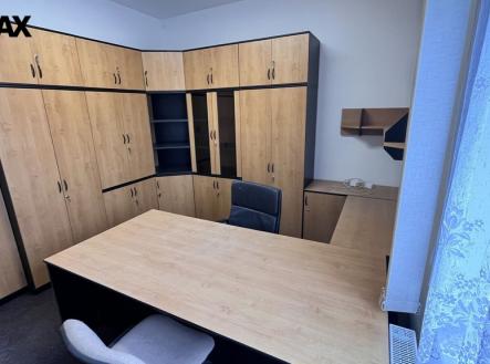 Pronájem kanceláře, 70 m²