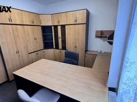 Pronájem kanceláře, 70 m²