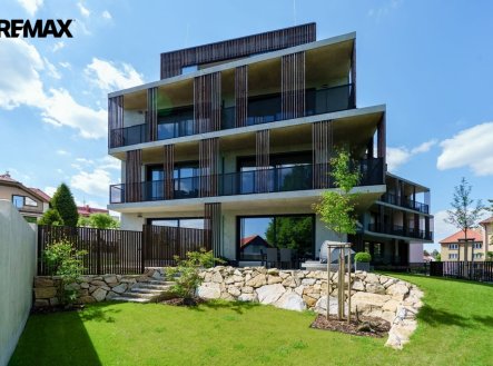Prodej luxusního bytu 3+kk s terasou, zahrádou a vnitřním stáním - Humpolec