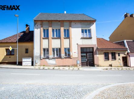 Prodej nájemního domu, 196 m² obrázek