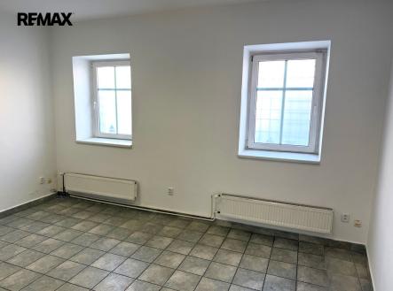 Pronájem kanceláře, 250 m²