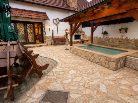 Prodej hotel, 474 m²