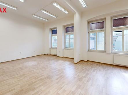 Pronájem kanceláře, 649 m²