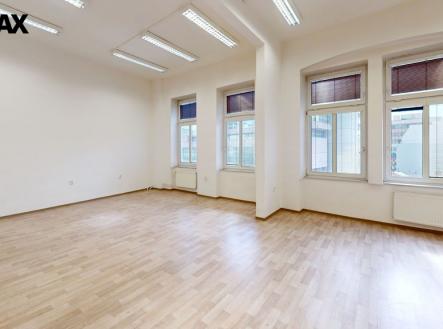 Pronájem kanceláře, 649 m²