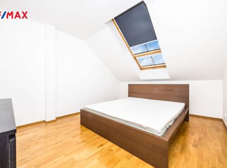 Pronájem bytu, 2+kk, 71 m²