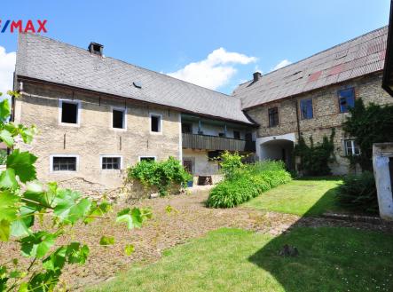 Prodej domu/vily, 1 042 m²