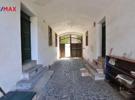 Prodej domu/vily, 1 042 m²