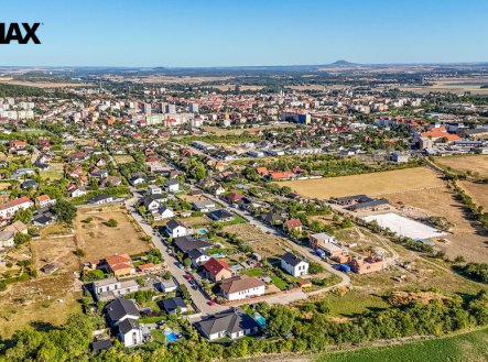 Stavební pozemek 970 m2, klidná a zabydlená ulice, Miřejovická stráň, Litoměřice
