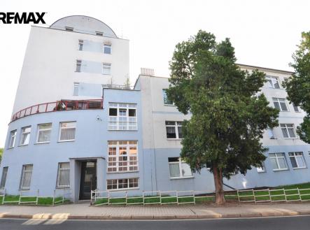Prodej nájemního domu, 1 878 m²