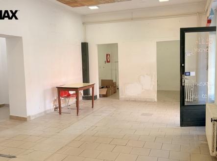 Pronájem obchodní prostor, 70 m²