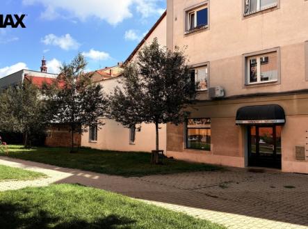 Pronájem obchodní prostor, 70 m²