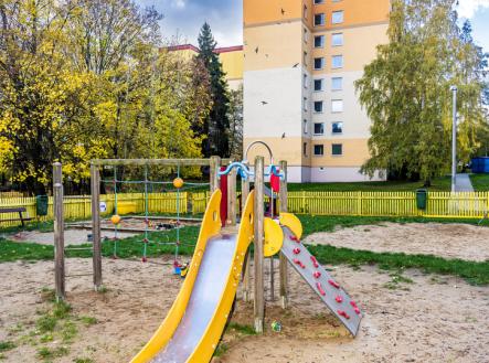 Dětské hřiště hned vedle domu