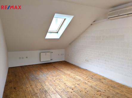 Pronájem bytu, 1+1, 65 m²