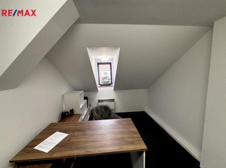 Pronájem kanceláře, 48 m²