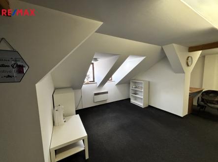 Pronájem kanceláře, 48 m²