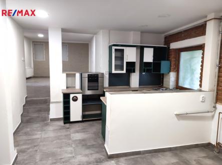 Pronájem bytu, 2+kk, 450 m²