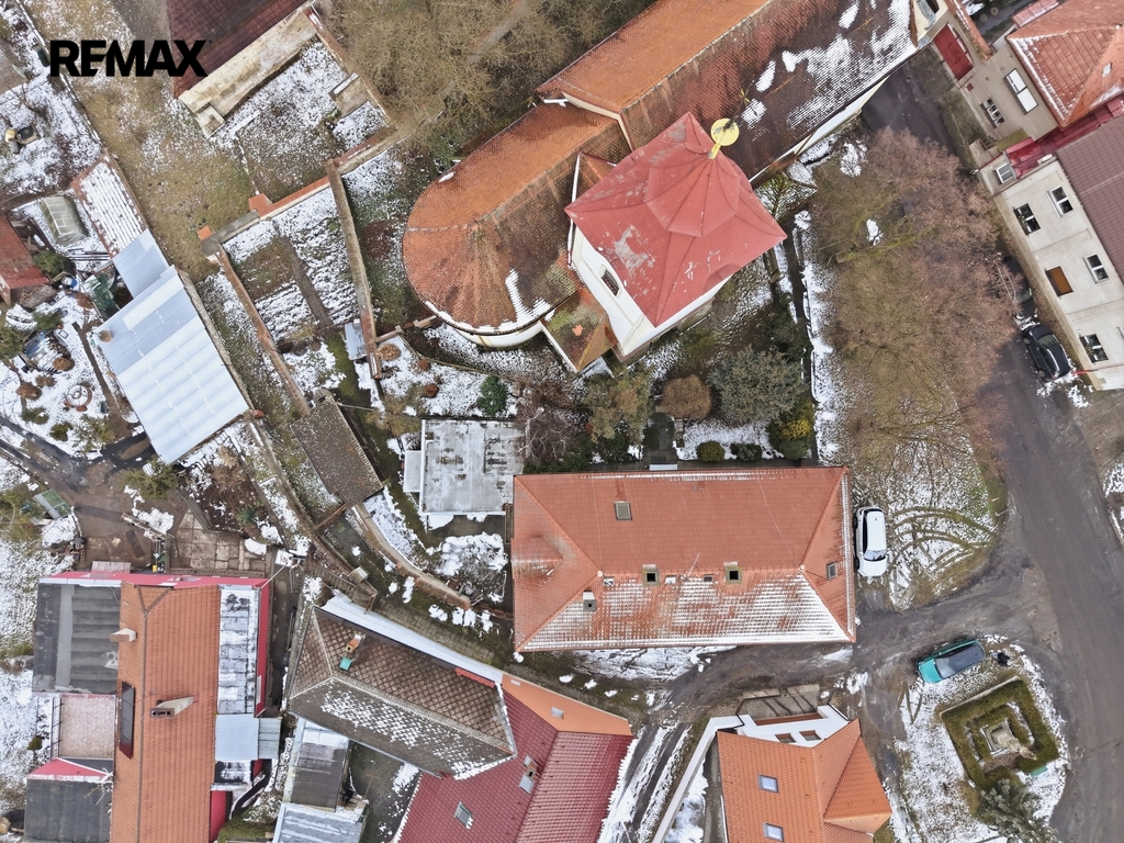 rodinny-dum-opocno-u-loun-michal-vais-remax-reality002.jpg