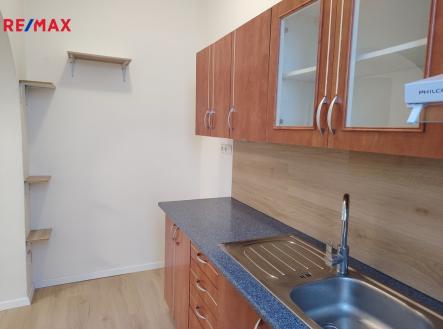 Pronájem bytu, 1+kk, 27 m²