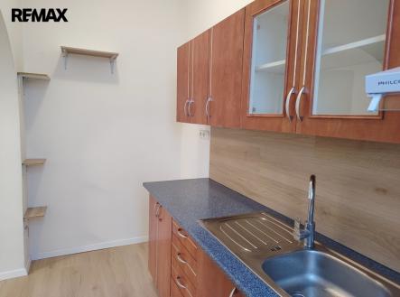 Pronájem bytu, 1+kk, 27 m²