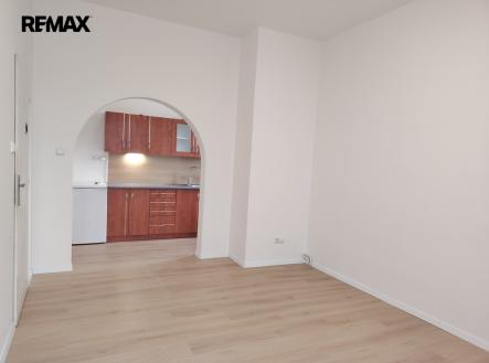 Pronájem bytu, 1+kk, 27 m²