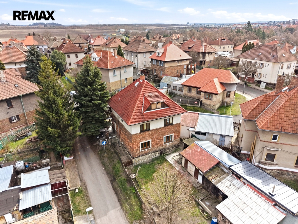 rodinny-dum-nerudova-louny-remax-reality-michal-vais002.jpg