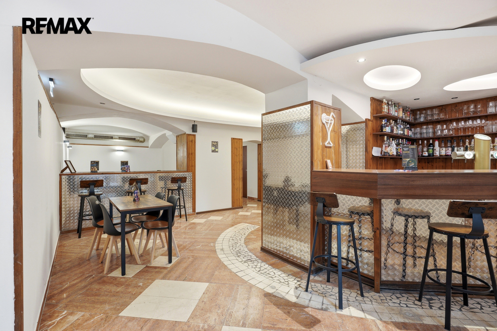 pronajem-bar-lidicke-namesti-usti-nad-labem-remax-reality-michal-vais003.jpg