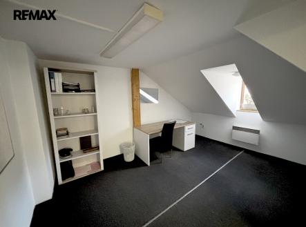 Pronájem kanceláře, 48 m²