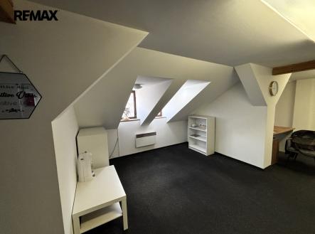 Pronájem kanceláře, 48 m²