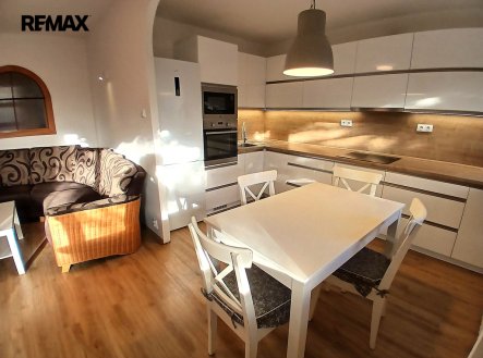 Pronájem bytu, 4+kk, 78 m²