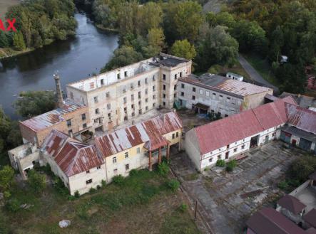 Prodej - skladovací prostor, 2 700 m² obrázek