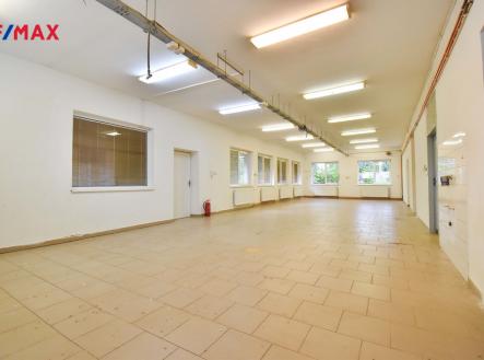 Pronájem výrobní prostor, 452 m²
